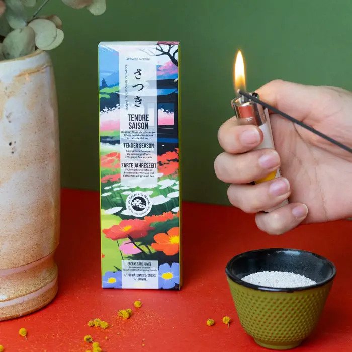 Tradícionális japán füstölőpálcika, kevés füsttel - üde, friss, virágos illat - életöröm, jókedv, vidámság